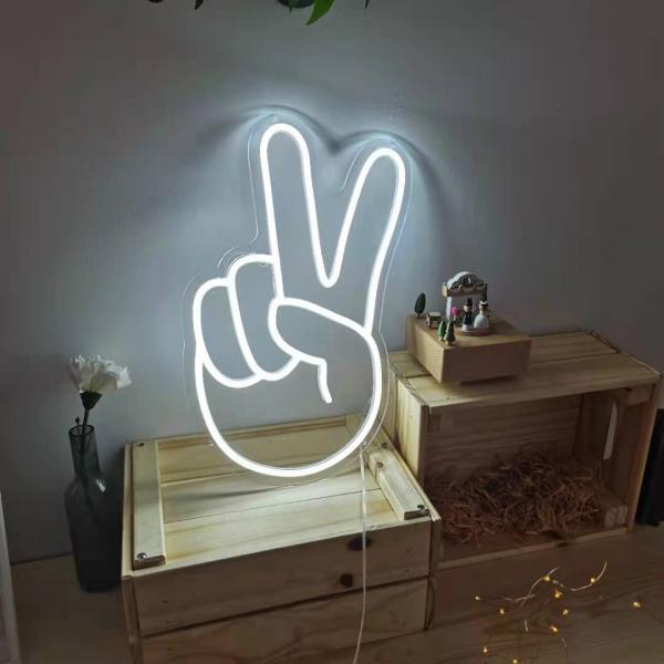 Candy Shock - Led Sign  40 Victory (cold white),candy,shock,led,sign,41,victory,(cold,white),fita,de,luz,led,flexivel,com,base,em,acrilico,transparente,e,tubo,em,silicone,de,cor,semitransparente,serve,como,luz,e,elemento,decorativo,extremamente,ape