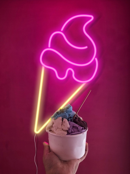 Candy Shock - Led Sign  40 Ice Cream (yellow/pink),candy,shock,led,sign,41,ice,cream,(yellow/pink),fita,de,luz,led,flexivel,com,base,em,acrilico,transparente,e,tubo,em,silicone,de,cor,semitransparente,serve,como,luz,e,elemento,decorativo,extremamente,