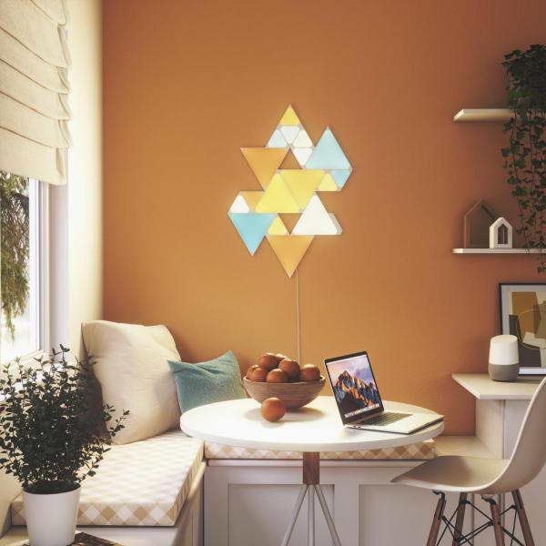 Nanoleaf - Shapes Triangles Mini Kit (starter+9)    ,nanoleaf,shapes,triangles,mini,kit,(starter+9),paineis,de,luz,triangulares,que,se,conectam,entre,si,ate,77,unidades,por,carregador,ac,(e,511,unids,no,total),controlaveis,por,wifi,têm,um,sensor,audio,