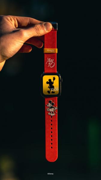 MobyFox - Apple Watch Band Disney (Vintage Mickey Mouse),mobyfox,apple,watch,band,disney,(vintage,mickey,mouse),pulseira,em,silicone,para,o,apple,watch,a,fivela,e,aco,inoxidavel,inclui,2,conjuntos,de,conectores,compativeis,com,os,modelos,38/41/41,e,42/44/45