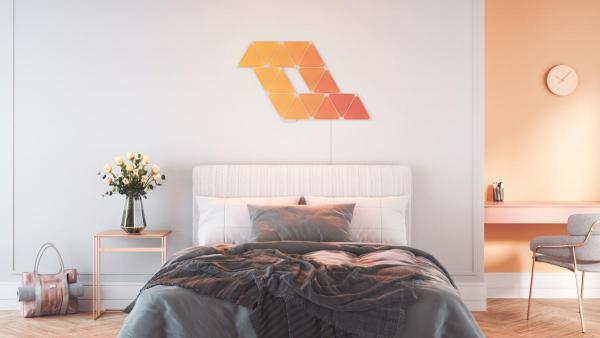 Nanoleaf - Shapes Triangles Kit (starter+15 panels) ,nanoleaf,shapes,triangles,kit,(starter+15,panels),paineis,de,luz,triangulares,que,se,conectam,entre,si,ate,28,unidades,por,carregador,ac,(e,511,unids,no,total),controlaveis,por,wifi,têm,um,sensor,aud