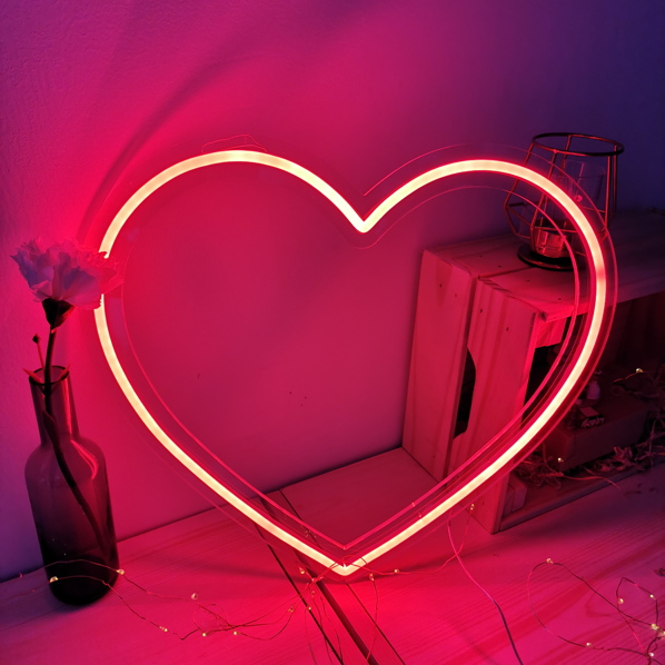 Candy Shock - Led Sign  40 Small Heart (red),candy,shock,led,sign,41,small,heart,(red)fita,de,luz,led,flexivel,com,base,em,acrilico,transparente,e,tubo,em,silicone,de,cor,semitransparente,serve,como,luz,e,elemento,decorativo,extremamente,apelati