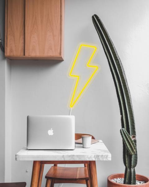 Candy Shock - Led Sign  40 Bolt (yellow),candy,shock,led,sign,41,bolt,(yellow)fita,de,luz,led,flexivel,com,base,em,acrilico,transparente,e,tubo,em,silicone,de,cor,semitransparente,serve,como,luz,e,elemento,decorativo,extremamente,apelativo,e