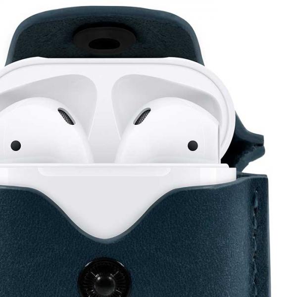 twelve south - AirSnap Leather (deep teal)      ,twelve,south,airsnap,leather,(deep,teal),bolsa,em,cabedal,para,os,airpods,1/2,da,apple,tem,um,mosquetao,de,suspensao,na,base,existe,uma,ranhura,que,permite,a,ligacao,e,carregamento,dos,airpods,dentro,