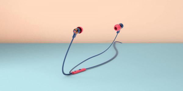 Tribe - Earphones Swing DC Comics (superman),tribe,earphones,swing,dc,comics,(superman)earphones,com,microfone,e,botao,de,regulacao,de,volume,o,cabo,e,de,perfil,plano,flat