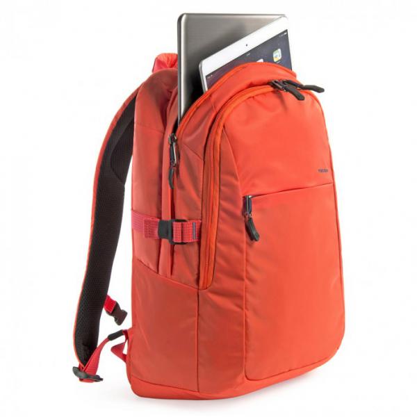 Tucano - Livello Up Backpack (orange),tucano,livello,up,backpack,(orange)mochila,em,nylon,resistente,com,tecido,interior,e,zips,em,cores,contrastantes,e,capacidade,para,portateis,ate,15,tem,um,compartimento,principal,para,o,portatil,outro