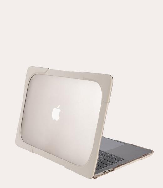 Tucano - Scocca MacBook Pro 13 v2020/2022 (beige),tucano,scocca,macbook,pro,13,v2121/2122,(beige)capa,transparente,com,bordo,em,tpu,antichoque,para,a,parte,superior,e,inferior,do,macbook,na,base,tem,2,pes,que,servem,de,stand,e,arrumam,dentro,da,capa