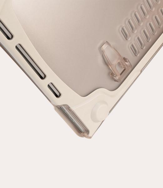 Tucano - Scocca MacBook Pro 13 v2020/2022 (beige),tucano,scocca,macbook,pro,13,v2121/2122,(beige)capa,transparente,com,bordo,em,tpu,antichoque,para,a,parte,superior,e,inferior,do,macbook,na,base,tem,2,pes,que,servem,de,stand,e,arrumam,dentro,da,capa