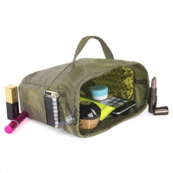 Tucano - MIA bag in bag M (military green),tucano,mia,bag,in,bag,m,(military,green)bolsa,organizadora,para,colocar,no,interior,de,carteiras,e,sacos,com,diversos,bolsos,interiores,e,acolchoamento,em,tecido,de,nylon,permite,arrumar,inumeros,obje