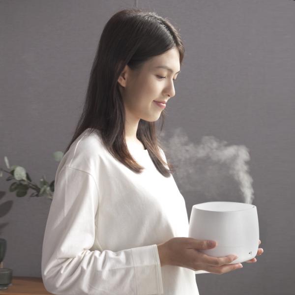 qushini - Aroma Diffuser Pro,qushini,aroma,diffuser,prohumidificador,que,evita,o,ar,seco,e,diminui,os,niveis,de,po,e,bacterias,podese,adicionar,um,oleo,essencial,a,agua,para,proporcionar,tambem,cheiro,tem,361ml,de,capacidade,para