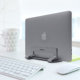 Macally - Vertical Stand (space grey),macally,vertical,stand,(space,grey)stand,vertical,em,aluminio,para,macbook,macbook,air,macbook,pro,ou,qualquer,outro,notebook,com,16,cm,a,3,cm,de,espessura,o,portatil,fica,fechado,na,vertical,e,com,to