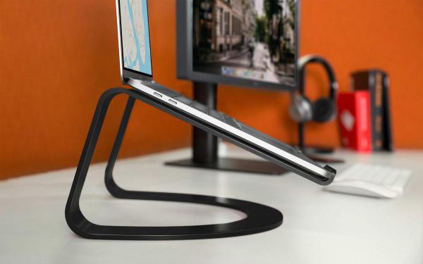 twelve south - Curve for MacBook (black),twelve,south,curve,for,macbook,(black)stand,em,aluminio,de,cor,preta,matte,para,colocar,o,macbook,ou,um,portatil,numa,posicao,mais,elevada,e,ergonomica,com,o,ecra,ao,nivel,do,olhos,recomendase,o,uso,d