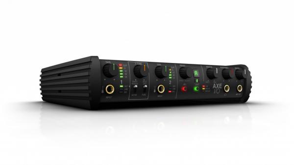 IK Multimedia - Interface AXE I/O,ik,multimedia,interface,axe,i/ointerface,profissional,com,ligacao,usb,que,converte,som,a,24bits,concebida,especialmente,para,guitarristas,tem,2,entradas,e,5,saidas,e,inumeras,opcoes,possiveis,de,param