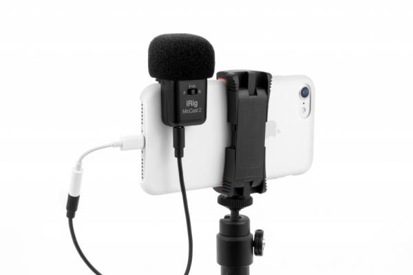 IK Multimedia - Microfone iRig Mic Cast 2        ,ik,multimedia,microfone,irig,mic,cast,2,microfone,duplo,frente/traseira,com,ligacao,minijack,que,adere,magneticamente,num,telemovel,ou,tablet,e,grava,som,omnidireccionalmente,É,uma,solucao,para,grava