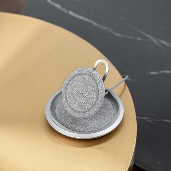 Moshi - Lounge Q Wireless Charging Stand,moshi,lounge,q,wireless,charging,standcarregador,qi,ate,15w,(epp),que,e,tambem,um,stand,tem,ligacao,usbc,acabamento,em,tecido,anel,em,silicone,antiderrapante,e,base,em,aluminio,a,placa,de,carregamento