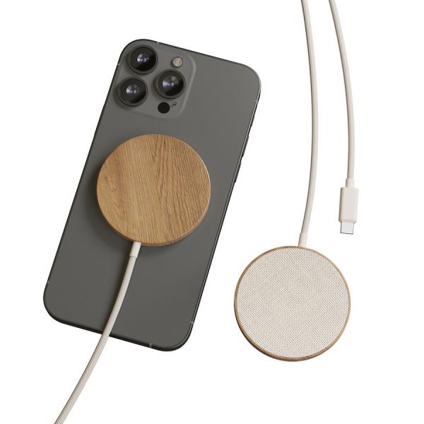 Woodcessories - MagPad Wooden MagSafe Qi charger (oak),woodcessories,magpad,wooden,magsafe,qi,charger,(oak)cabo,usbc,com,um,disco,em,madeira,que,adere,magneticamente,ao,telemovel,carrega,de,maneira,wireless,qi,75w,um,iphone,ou,ate,11w,um,telemovel,android