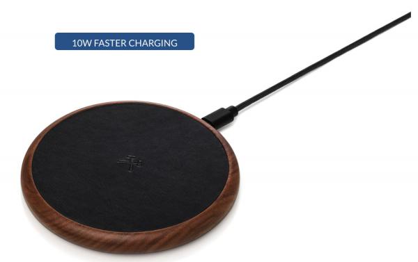 Woodcessories - EcoPad Qi Charger,woodcessories,ecopad,qi,chargerbase,carregadora,por,tecnologia,wireless,qi,com,acabamento,em,madeira,e,cabedal,suporta,fast,charging,a,11w,tem,11cm,de,diametro,cabo,de,15m,revestimento,de,cortica,na,f