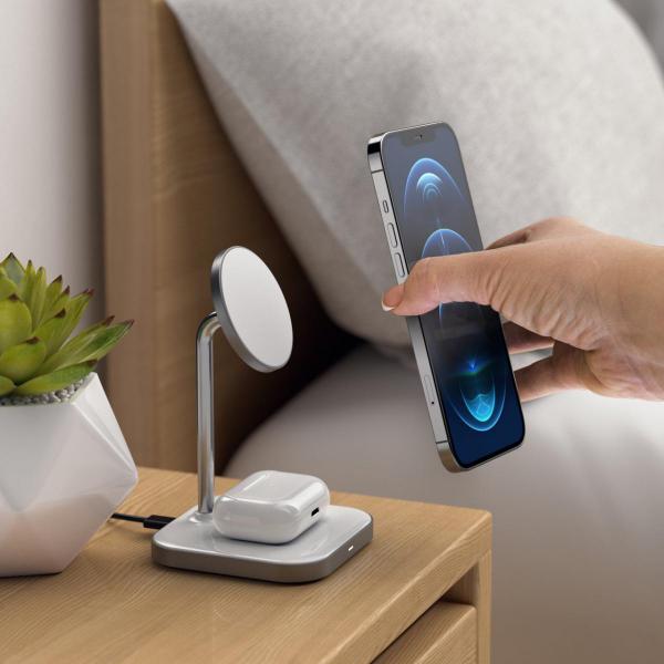 Satechi - 2-in-1 Magnetic Wireless Charging Stand,satechi,2in1,magnetic,wireless,charging,standstand,para,carregamento,wireless,qi,em,simultaneo,de,apple,airpods,(5w),e,de,um,iphone,12,(75w),usa,a,capacidade,magsafe,do,iphone,que,adere,magneticamente