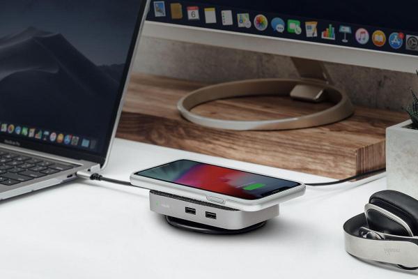 Moshi - Symbus Q USB-C dock (1xGigabit, 2xUSB,1xHDMI) + Qi,moshi,symbus,q,usbc,dock,(1xgigabit,2xusb1xhdmi),+,qi,doca,em,aluminio,que,liga,a,ficha,usbc,de,um,macbook,ou,portatil,tem,1,porta,gigabit,ethernet,1x,hdmi,para,ligacao,de,um,monitor,(suporta,video,4k