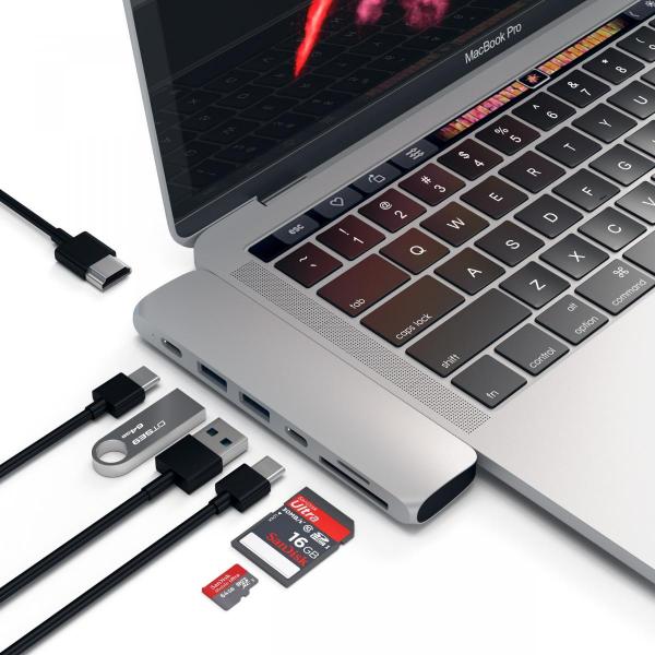 Satechi - USB-C Pro Hub with 4K HDMI (silver),satechi,usbc,pro,hub,with,4k,hdmi,(silver),hub,que,encaixa,directamente,nas,portas,usbc,de,um,macbook,tem,2,portas,usb,31,1,slot,para,cartoes,sd,e,outro,para,micro,sd,(nao,se,pode,usar,ambos,os,cartoe