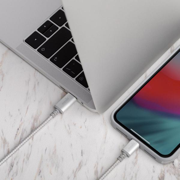 Moshi - Integra USB-C cable with lightning (jet silver),moshi,integra,usbc,cable,with,lightning,(jet,silver),cabo,que,liga,a,um,computador,usbc,e,permite,carregar/sincronizar,um,equipamento,com,ficha,lightning,(iphone,ipad),suporta,usbc,pd,e,dados,ate,481,