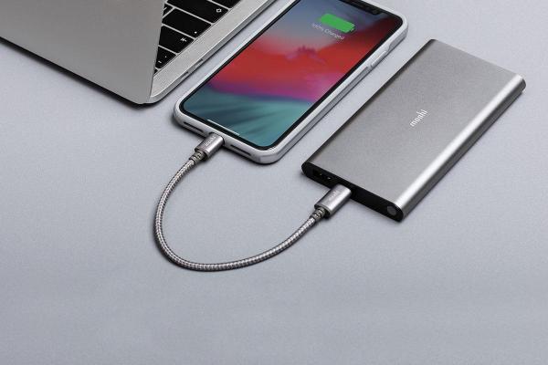 Moshi - Integra USB-C cable with lightning (25cm),moshi,integra,usbc,cable,with,lightning,(25cm),cabo,que,liga,a,um,computador,usbc,e,permite,carregar/sincronizar,um,equipamento,com,ficha,lightning,(iphone,ipad),suporta,usbc,pd,e,dados,ate,481,mbps,t