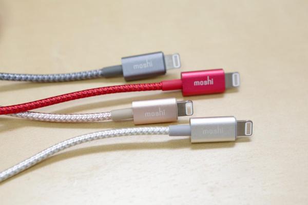 Moshi - Integra Lightning-USB cable (jet silver),moshi,integra,lightningusb,cable,(jet,silver),cabo,lightningusb,o,cabo,e,em,nylon,balistico,com,estrutura,interna,em,kevlar,para,maior,resistência,e,durabilidade,as,pontas,sao,em,aluminio,tem,12,metr