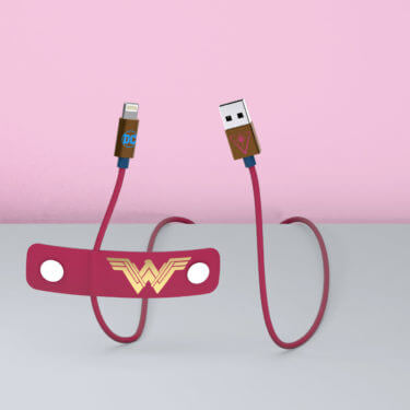 Tribe - Cabo USB-lightning DC Comics (wonder woman)  ,tribe,cabo,usblightning,dc,comics,(wonder,woman),cabo,usblightning,de,12m,de,comprimento,e,acessorio,integrado,de,arrumacao